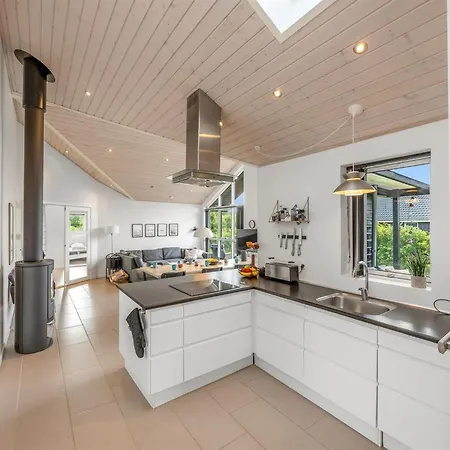 Nyaraló Smilla - 1-1km From The Sea By Interhome Hals