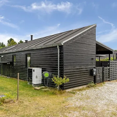 Smilla - 1-1km From The Sea By Interhome *